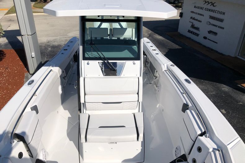 Thumbnail 17 for New 2022 Blackfin 272CC boat for sale in Vero Beach, FL