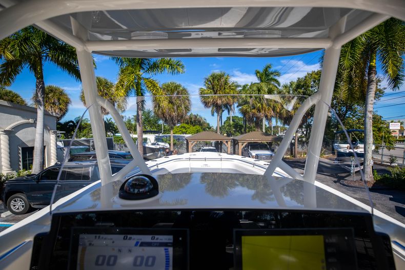 Thumbnail 34 for Used 2019 Cobia 277 CC boat for sale in West Palm Beach, FL