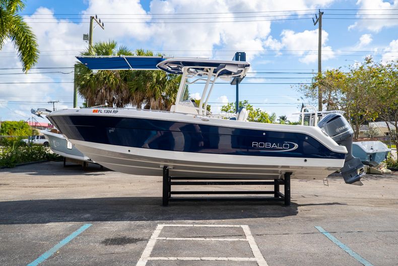 Thumbnail 6 for Used 2019 Robalo R242 Center Console boat for sale in West Palm Beach, FL