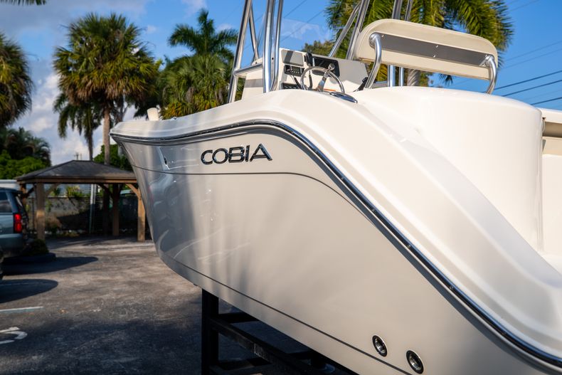 Thumbnail 8 for Used 2019 Cobia 220 CC boat for sale in West Palm Beach, FL