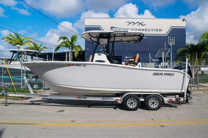 Thumbnail 4 for Used 2021 Sea Pro 239 Center Console boat for sale in Miami, FL