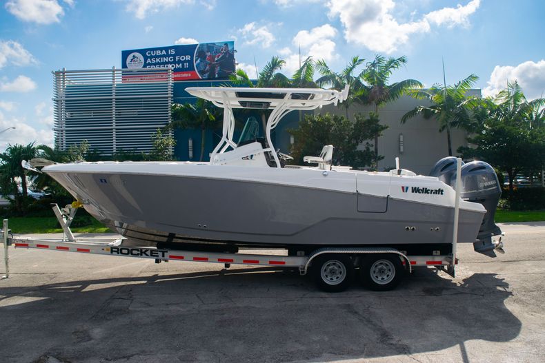 Thumbnail 4 for Used 2021 Wellcraft 262 Fisherman boat for sale in Miami, FL