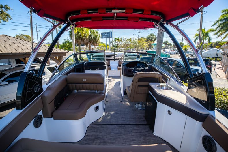 Thumbnail 1 for New 2022 Cobalt 25SC boat for sale in West Palm Beach, FL