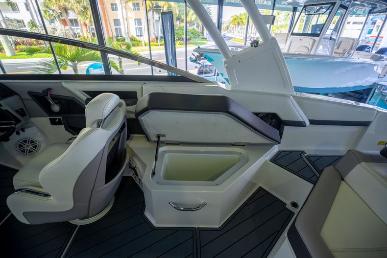 Thumbnail 24 for New 2022 Cobalt R4 OB boat for sale in West Palm Beach, FL