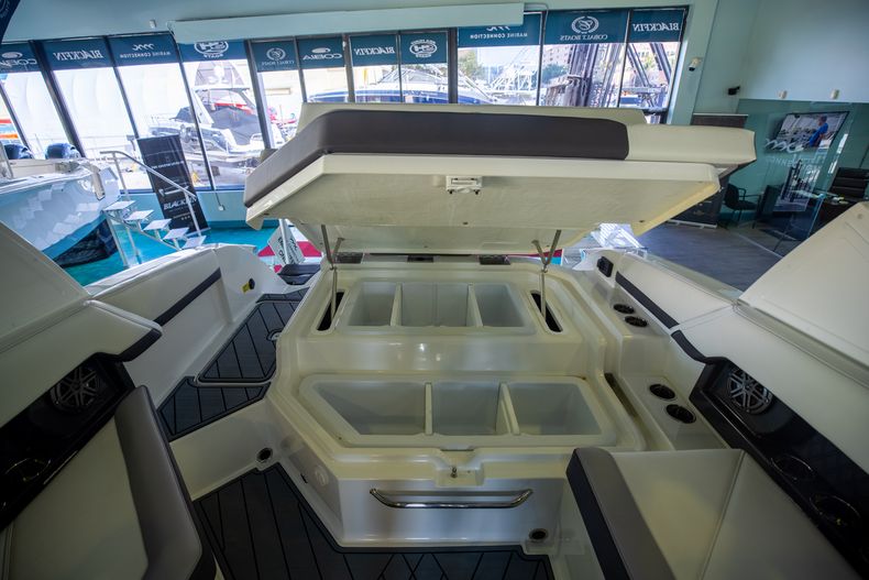 Thumbnail 22 for New 2022 Cobalt R4 OB boat for sale in West Palm Beach, FL