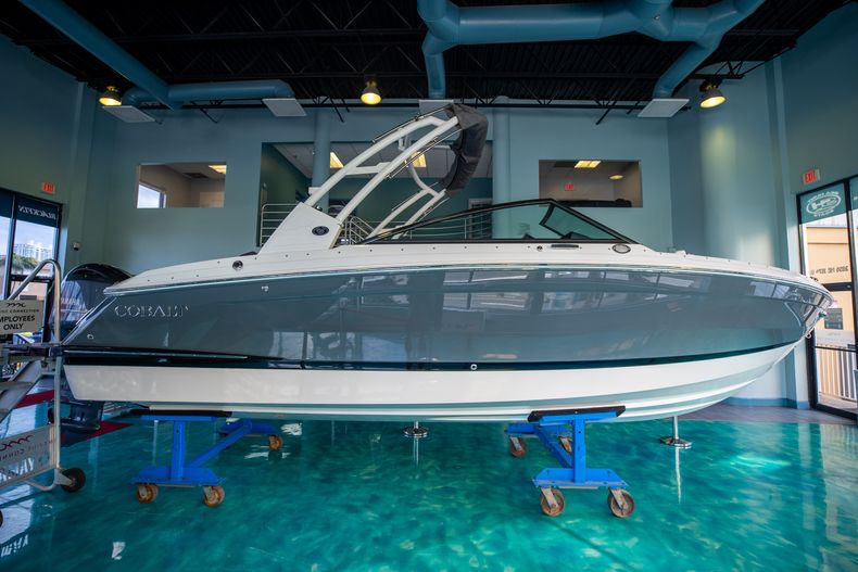Thumbnail 3 for New 2022 Cobalt R4 OB boat for sale in Aventura, FL