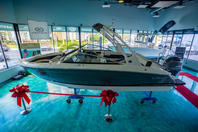 New 2022 Cobalt R4 OB boat for sale in Aventura, FL