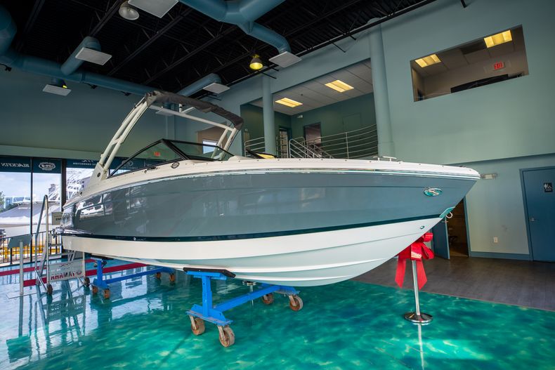 Thumbnail 4 for New 2022 Cobalt R4 OB boat for sale in Aventura, FL