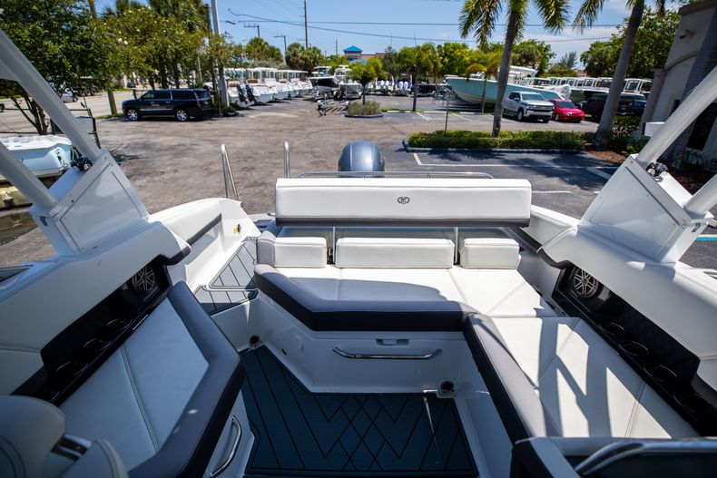 Thumbnail 9 for New 2022 Cobalt R4 OB boat for sale in West Palm Beach, FL