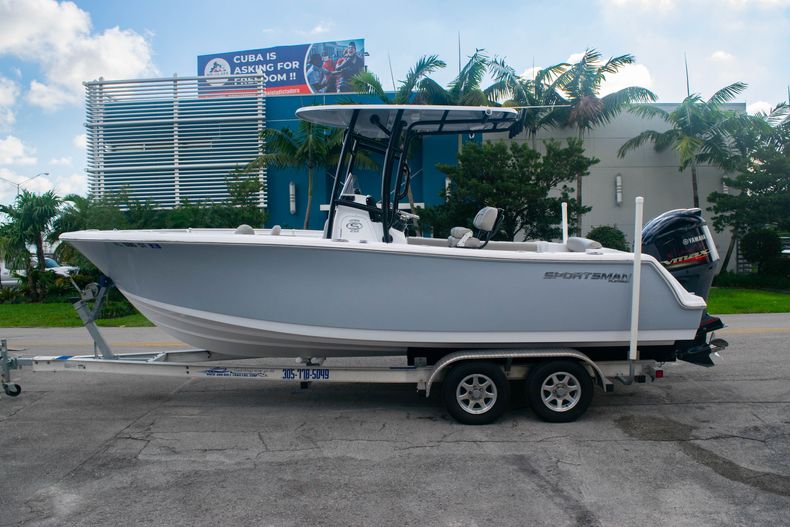Thumbnail 4 for Used 2021 Sportsman Open 232 Center Console boat for sale in Miami, FL