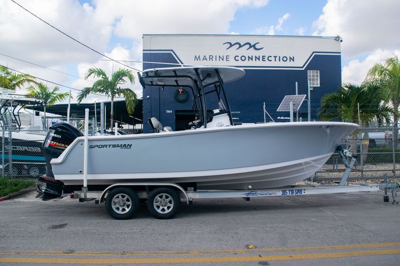 Used 2021 Sportsman Open 232 Center Console boat for sale in Miami, FL