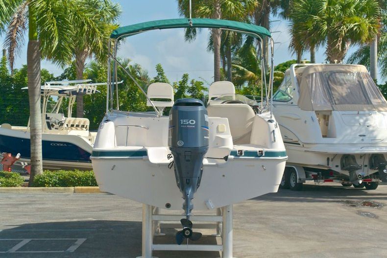 Thumbnail 17 for Used 2005 Hurricane FunDeck GS 202 OB boat for sale in West Palm Beach, FL
