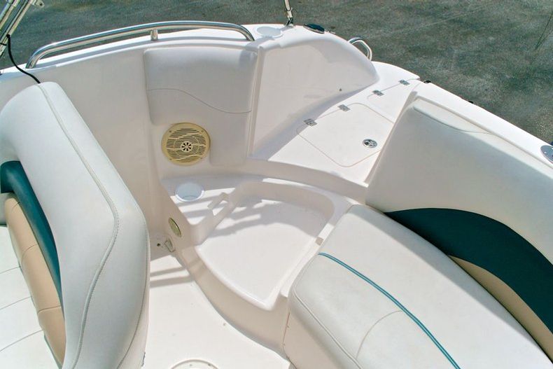 Thumbnail 32 for Used 2005 Hurricane FunDeck GS 202 OB boat for sale in West Palm Beach, FL