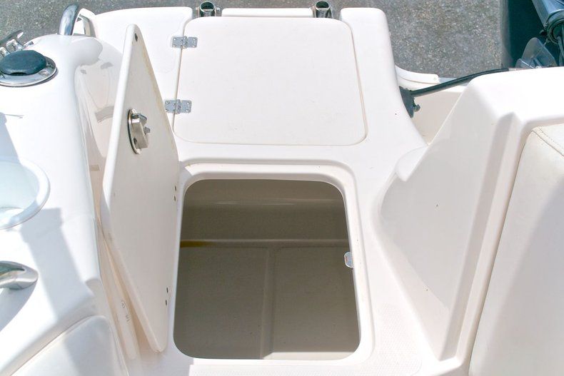 Thumbnail 33 for Used 2005 Hurricane FunDeck GS 202 OB boat for sale in West Palm Beach, FL