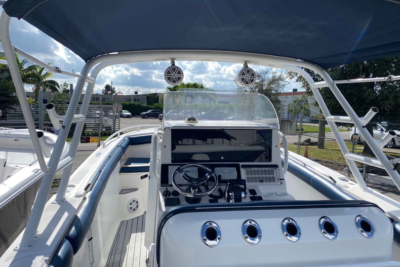 Thumbnail 6 for Used 2004 Jefferson Yachts FS35 Marlago boat for sale in Miami, FL