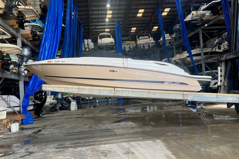 Thumbnail 0 for Used 2015 Sea Ray SLX 230 boat for sale in Aventura, FL