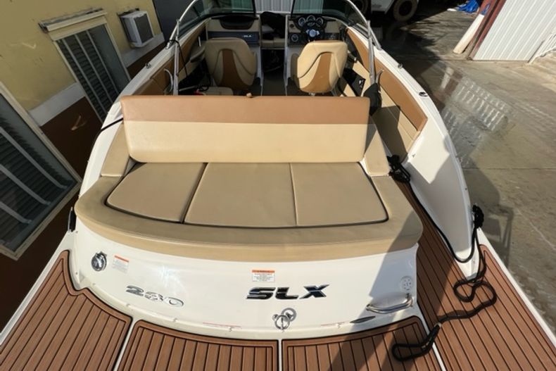 Thumbnail 4 for Used 2015 Sea Ray SLX 230 boat for sale in Aventura, FL
