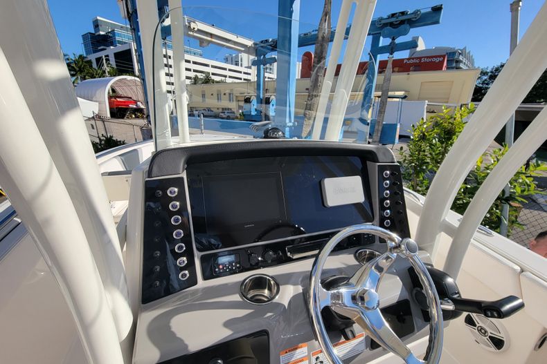 Thumbnail 6 for Used 2020 Robalo R230 Center Console boat for sale in Aventura, FL
