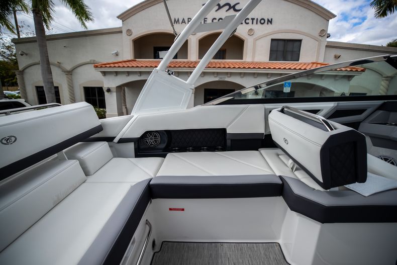 Thumbnail 15 for New 2022 Cobalt R4 OB boat for sale in West Palm Beach, FL