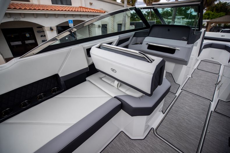 Thumbnail 18 for New 2022 Cobalt R4 OB boat for sale in West Palm Beach, FL