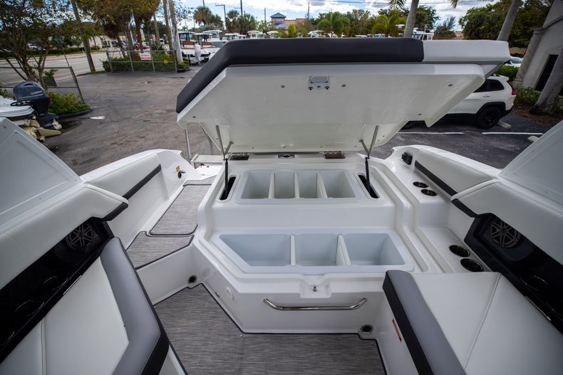 Thumbnail 12 for New 2022 Cobalt R4 OB boat for sale in West Palm Beach, FL