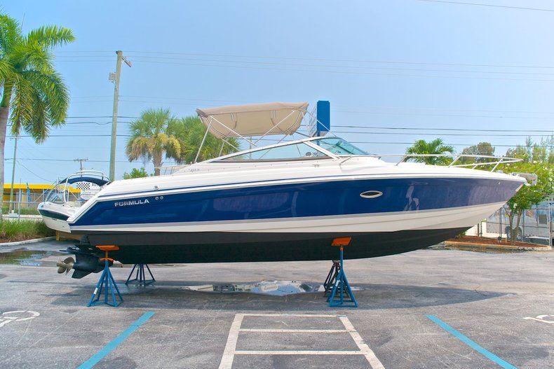 Thumbnail 4 for Used 2003 Formula 280 Sun Sport boat for sale in West Palm Beach, FL
