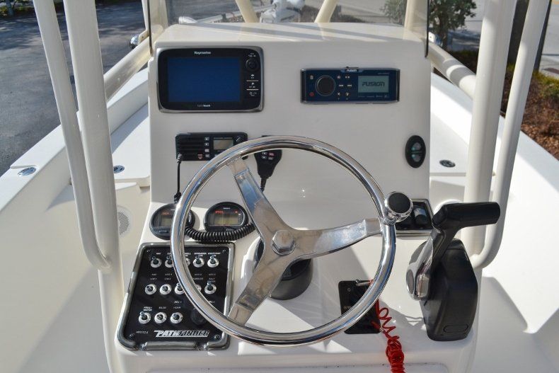 Thumbnail 9 for Used 2013 Pathfinder 2200 TRS Bay Boat boat for sale in Vero Beach, FL