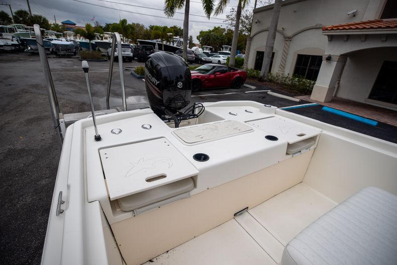Thumbnail 12 for Used 2017 Mako Pro Skiff 21 CC boat for sale in West Palm Beach, FL