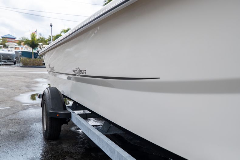 Thumbnail 2 for Used 2017 Mako Pro Skiff 21 CC boat for sale in West Palm Beach, FL