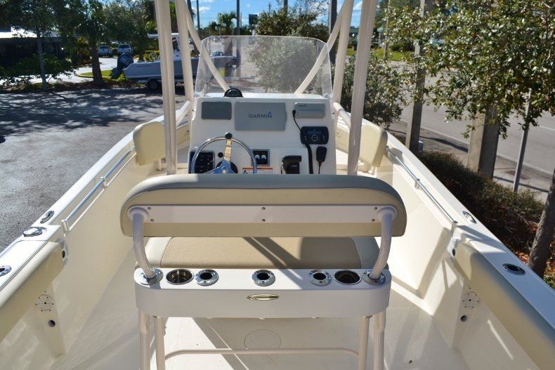 Thumbnail 9 for New 2018 Cobia 220 Center Console boat for sale in Vero Beach, FL