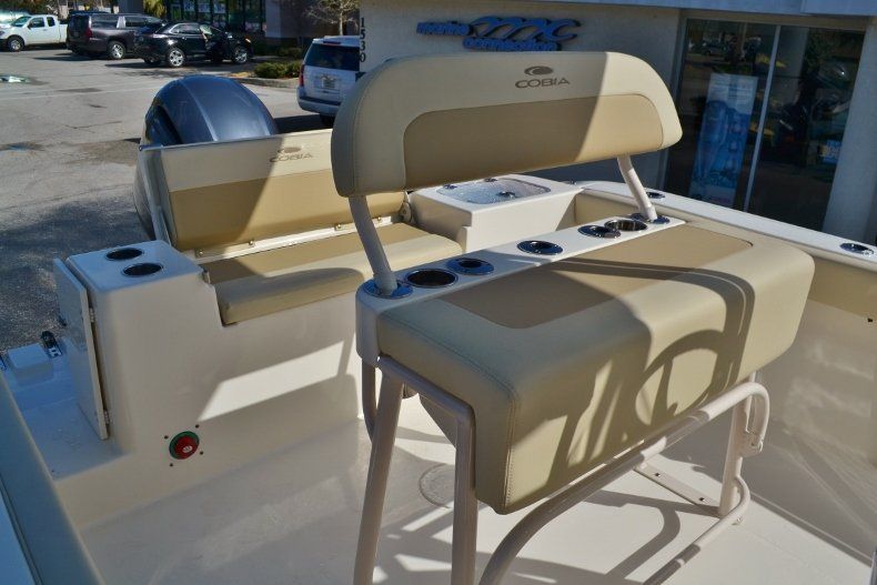 Thumbnail 20 for New 2018 Cobia 220 Center Console boat for sale in Vero Beach, FL