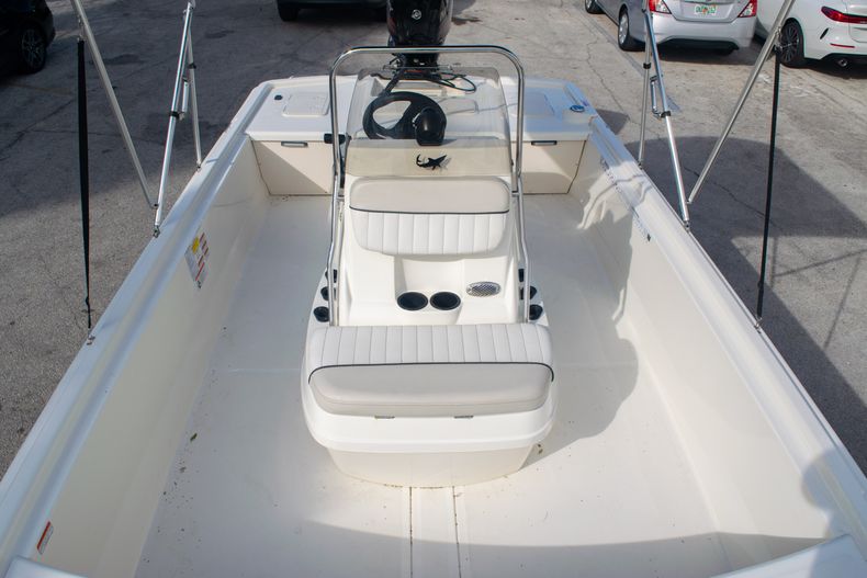 Thumbnail 22 for Used 2017 Mako Pro Skiff 19 CC boat for sale in Fort Lauderdale, FL