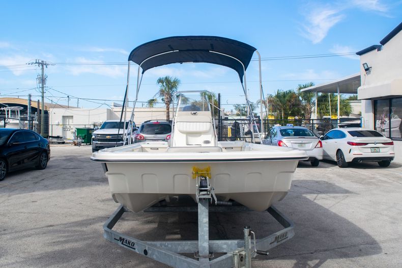 Thumbnail 2 for Used 2017 Mako Pro Skiff 19 CC boat for sale in Fort Lauderdale, FL