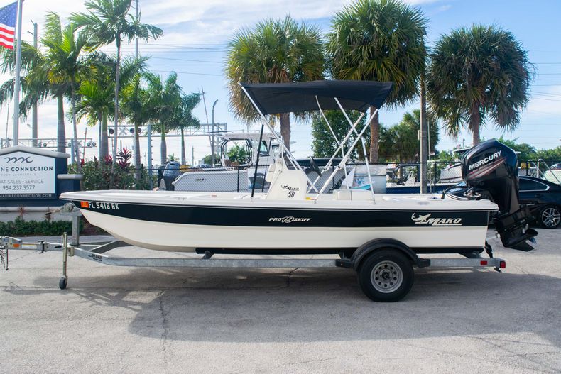 Thumbnail 4 for Used 2017 Mako Pro Skiff 19 CC boat for sale in Fort Lauderdale, FL