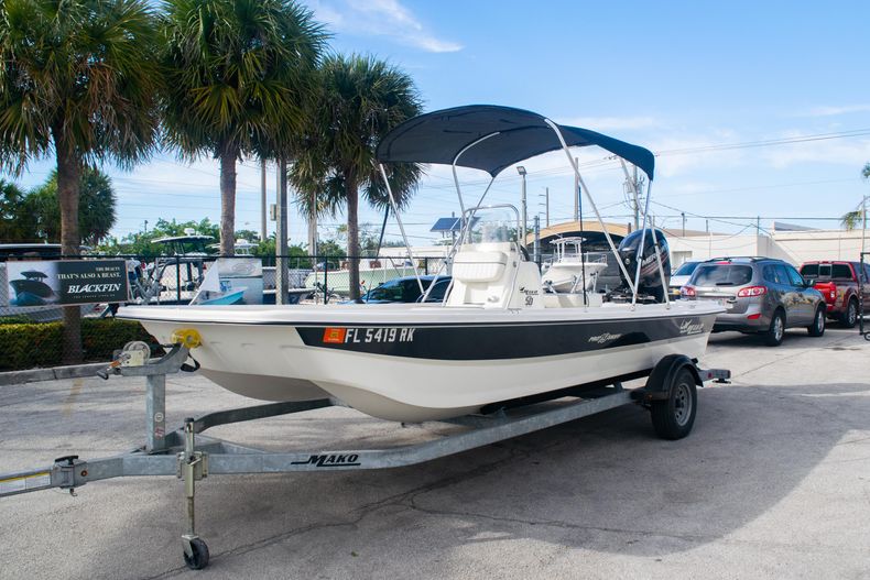 Thumbnail 3 for Used 2017 Mako Pro Skiff 19 CC boat for sale in Fort Lauderdale, FL