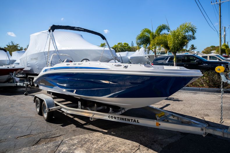 Thumbnail 1 for New 2022 Hurricane SunDeck Sport OB SS 185 OB boat for sale in West Palm Beach, FL