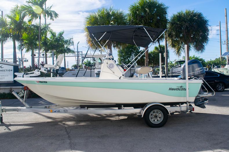 Thumbnail 4 for Used 2017 NauticStar 1910 Bay boat for sale in Fort Lauderdale, FL