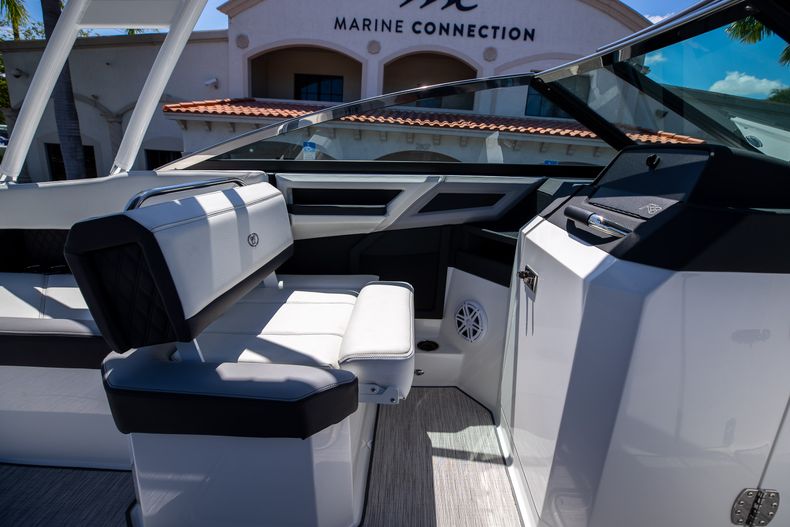 Thumbnail 30 for New 2022 Cobalt R8 OB boat for sale in West Palm Beach, FL