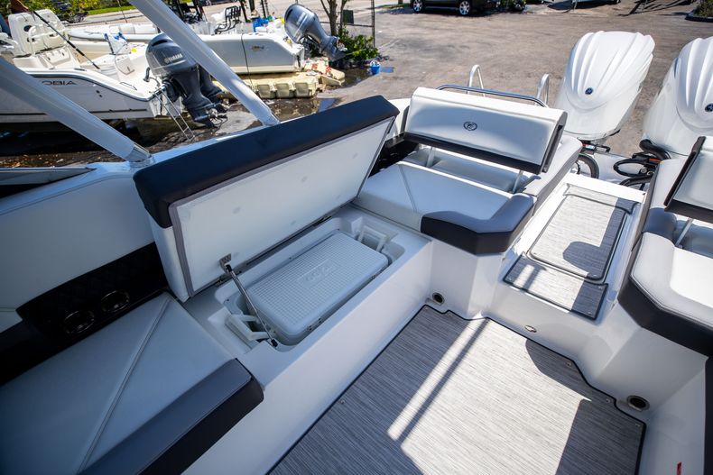 Thumbnail 15 for New 2022 Cobalt R8 OB boat for sale in West Palm Beach, FL