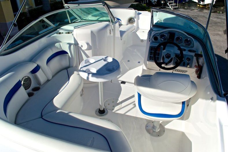 Thumbnail 9 for New 2013 Hurricane SunDeck SD 2000 OB boat for sale in West Palm Beach, FL