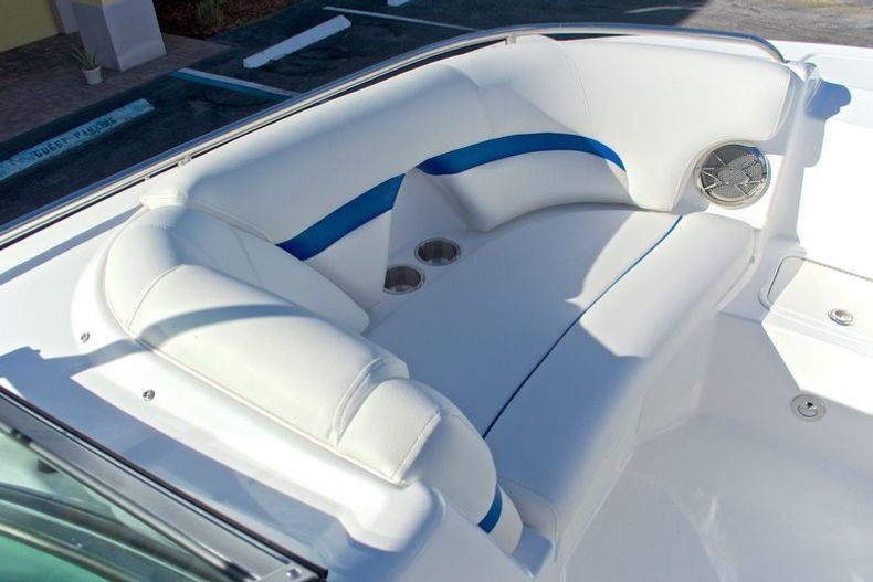 Thumbnail 38 for New 2013 Hurricane SunDeck SD 2000 OB boat for sale in West Palm Beach, FL
