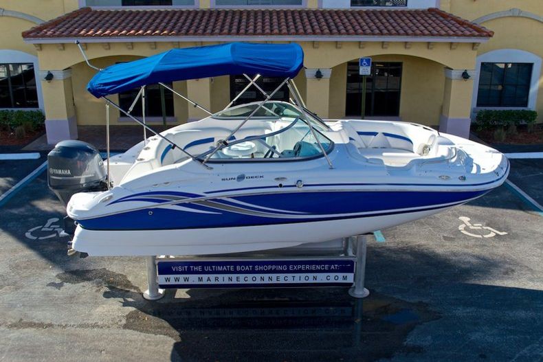 Thumbnail 52 for New 2013 Hurricane SunDeck SD 2000 OB boat for sale in West Palm Beach, FL