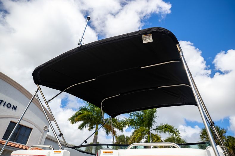 Thumbnail 12 for Used 2019 Hurricane SD 2486 OB boat for sale in West Palm Beach, FL