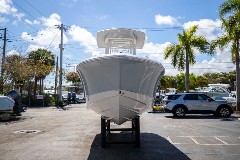 Thumbnail 3 for Used 2020 Robalo R230 Center Console boat for sale in West Palm Beach, FL