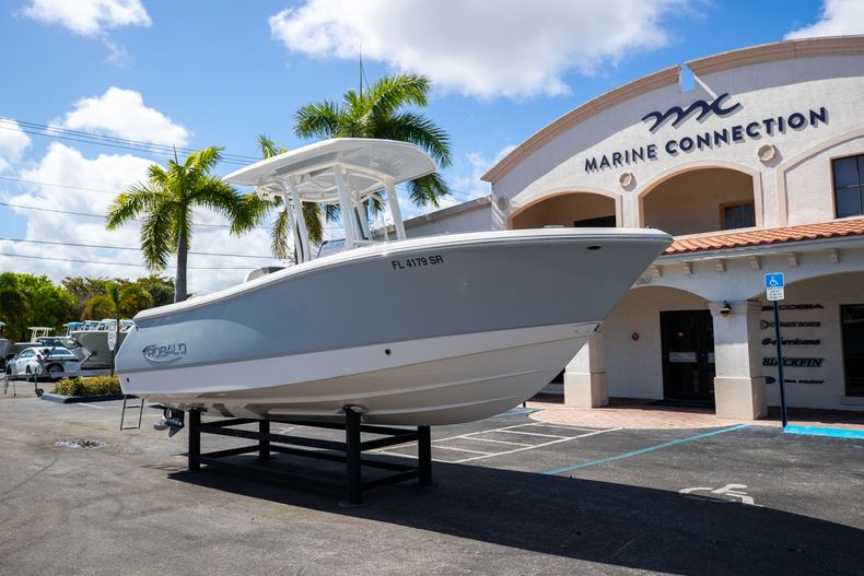 Thumbnail 1 for Used 2020 Robalo R230 Center Console boat for sale in West Palm Beach, FL