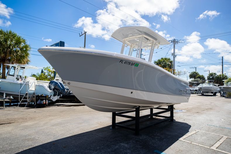 Thumbnail 4 for Used 2020 Robalo R230 Center Console boat for sale in West Palm Beach, FL
