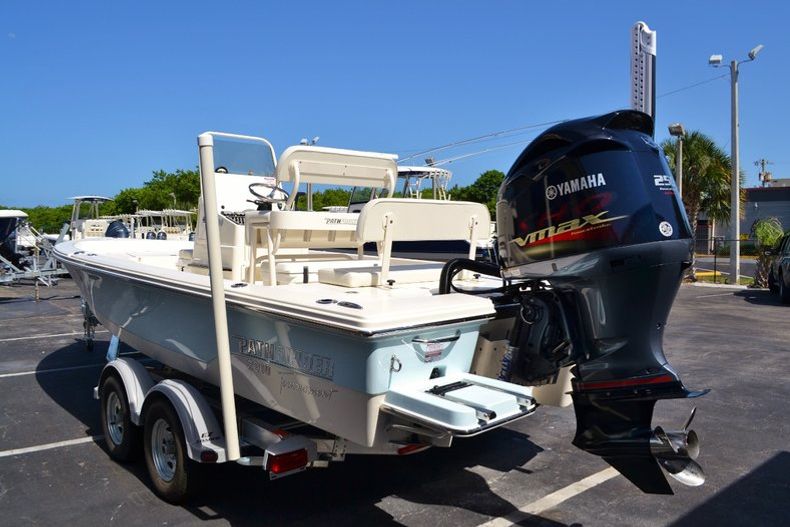 Thumbnail 3 for New 2015 Pathfinder 2200 Tournament Edition boat for sale in Vero Beach, FL