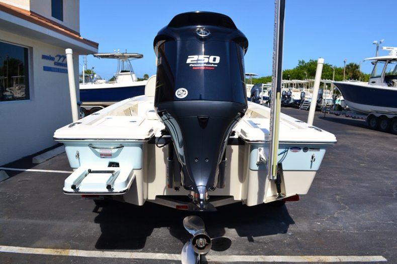 Thumbnail 4 for New 2015 Pathfinder 2200 Tournament Edition boat for sale in Vero Beach, FL