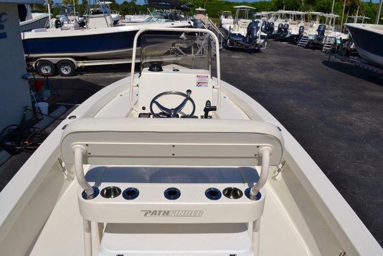 Thumbnail 10 for New 2015 Pathfinder 2200 Tournament Edition boat for sale in Vero Beach, FL