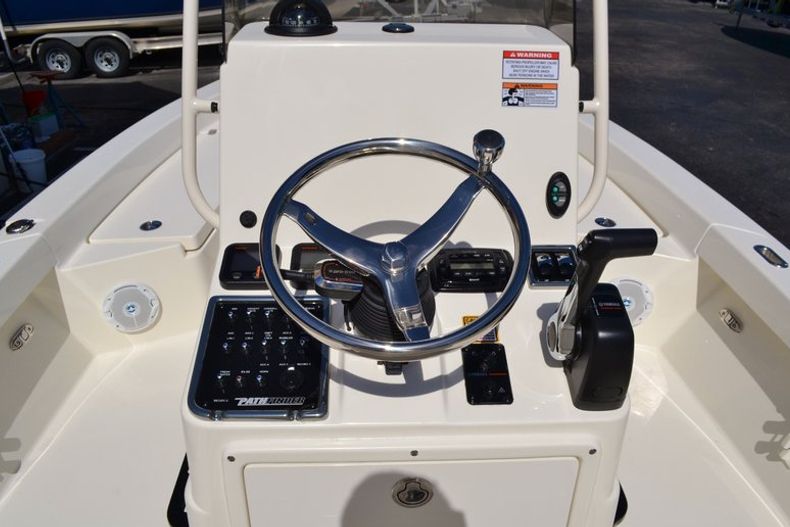 Thumbnail 12 for New 2015 Pathfinder 2200 Tournament Edition boat for sale in Vero Beach, FL